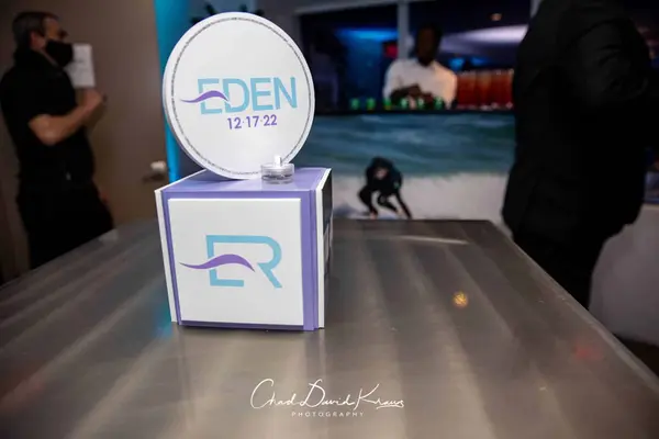 Surf Themed Mini Cube